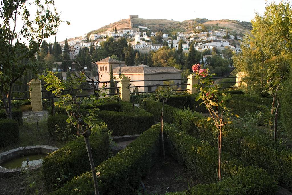 Carmen De Los Chapiteles Hotel - Granada — Photos 2